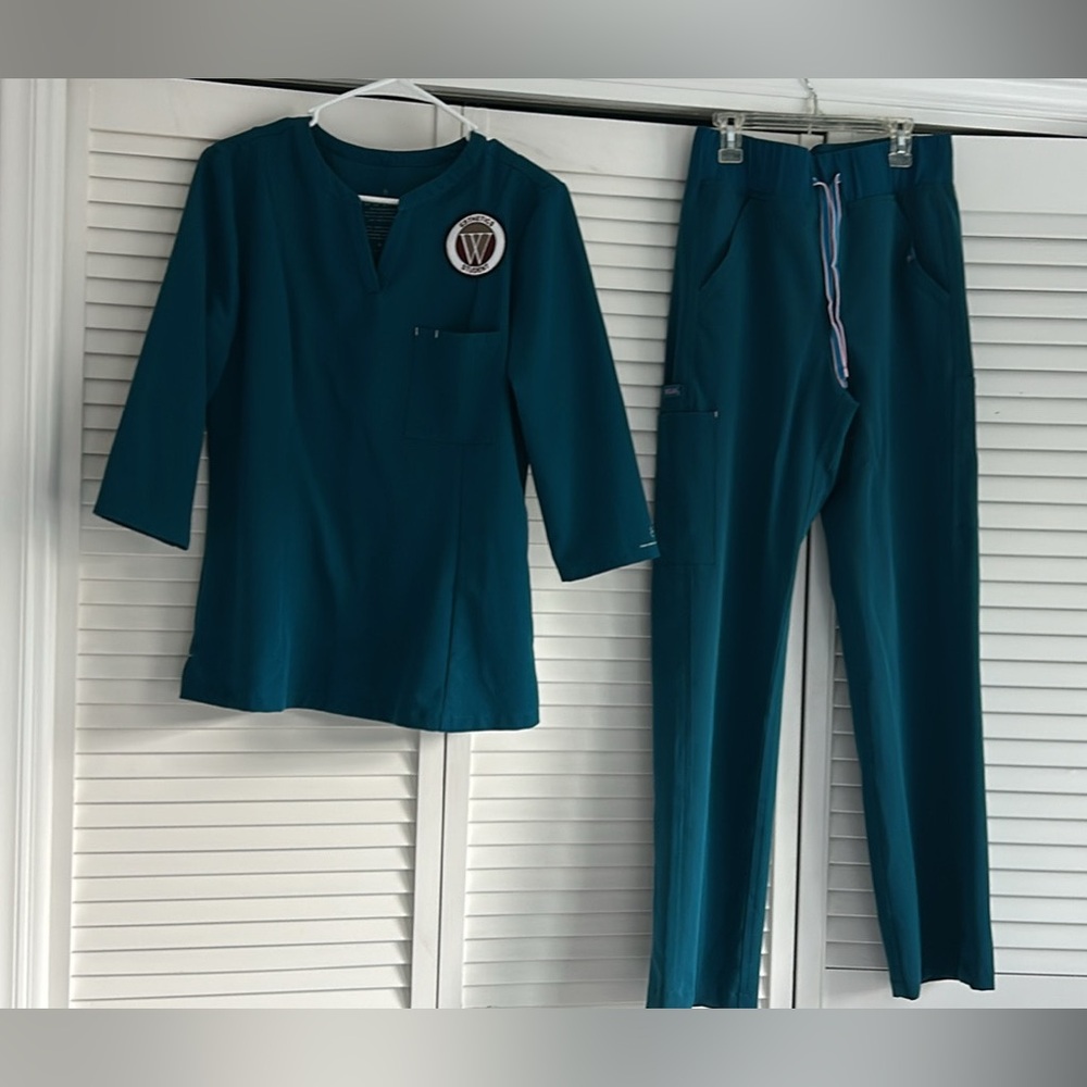 Dolan Caribbean blue Teal Women's Scrub Set S